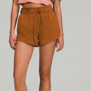 LULULEMON Inner Glow High-Rise Short 3"
Copper Brown SZ 6!